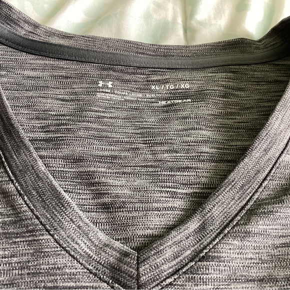 Athletic top - Picture 2 of 4